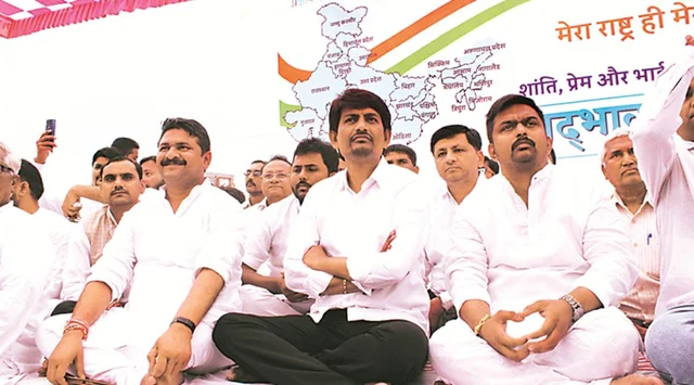 ಅಲ್ಪೇಶ್ ಠಾಕೂರ್ ಶುಕ್ರವಾರದ ಉಪವಾಸ.