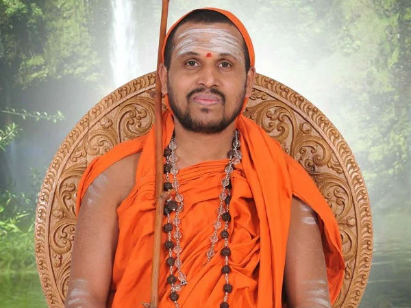 ಶಿರಸಿಯ ಸೋಂದಾ ಸ್ವರ್ಣವಲ್ಲೀ ಮಠದ ಗಂಗಾಧರೇಂದ್ರ ಸರಸ್ವತಿ ಸ್ವಾಮೀಜಿ.