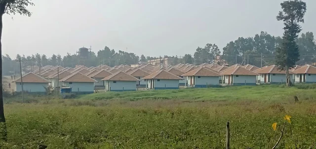 ಇನ್ನೂ ಹಂಚಿಕೆಯಾಗದ ಹೊಸ ಮನೆಗಳು. 