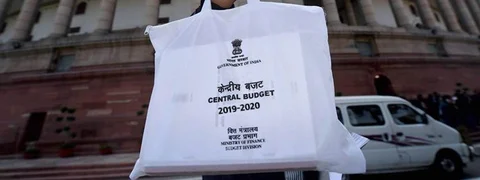 ಜನಪ್ರಿಯತೆಯ ಹಳಿಗಳ ಮೇಲೆ ಚುನಾವಣಾ ಬಜೆಟ್