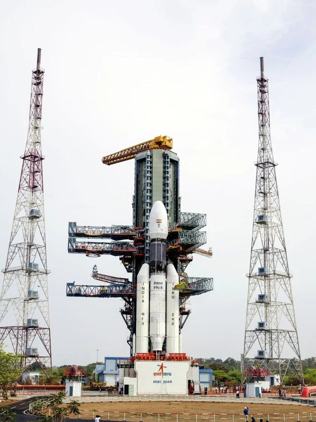  ಜಿಎಸ್ಎಲ್ವಿ ಮಾರ್ಕ್- 3 ಉಪಗ್ರಹ ಉಡಾವಣಾ ವಾಹಕ. 