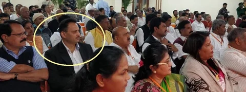 ಹೆಗಡೆಗೆ ಪಕ್ಷದೊಳಗಿನ ‘ವಿಘ್ನ ಸಂತೋಷಿ’ಗಳ ಕಾಟ; ವೇದಿಕೆ ಹತ್ತಿಸಿ, ಇಳಿಸಿದವರು ಯಾರು?