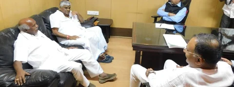 ಕಾಂಗ್ರೆಸ್- 18; ಜೆಡಿಎಸ್- 10: ವರಿಷ್ಠರ ಅಂಗಳಕ್ಕೆ ರಾಜ್ಯ ನಾಯಕರ ಸೀಟು ಹಂಚಿಕೆ ಅನುಪಾತ