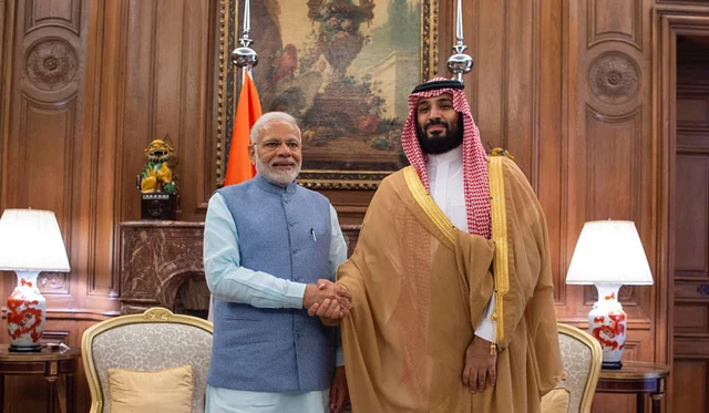 ಎಂಬಿಎಸ್ ಜತೆ ನರೇಂದ್ರ ಮೋದಿ.