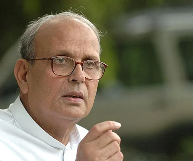 ರಾಜೀವ್ ಗಾಂಧಿ ಸಂಪುಟದಲ್ಲಿ ಹಣಕಾಸು ಸಚಿವರಾಗಿದ್ದ ವಿ.ಪಿ. ಸಿಂಗ್.
