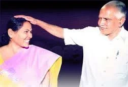 ಕರ್ನಾಟಕ ರಾಜಕೀಯ ಕಂಡ ಅಪರೂಪದ ಜೋಡಿ ಶೋಭ- ಯಡಿಯೂರಪ್ಪ. ಬಿಎಸ್ವೈರನ್ನು ‘ತಂದೆ ಸಮಾನ’ ಎನ್ನುವ ಶೋಭ ಅವರಿಗೆ ಟಿಕೆಟ್ ಕೊಡಿಸಲು ಯಡಿಯೂರಪ್ಪ ಹಂತಕ್ಕೆ ಬೇಕಾದರೂ ಹೋಗುತ್ತಾರೆ ಎಂಬುದು ಬಿಜೆಪಿ ಒಳಗಿರುವ ಆತಂಕ. 