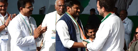 ಗುಜರಾತ್ ಕಾಂಗ್ರೆಸ್ಗೆ ಯುವನಾಯಕ: ‘ಕೈ’ ಹಿಡಿದ ಪಾಟೀದಾರ್ ಹಾರ್ದಿಕ್ ಪಟೇಲ್