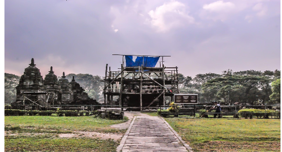 Candi Lumbung - Main temple renovation goes on with Perwara temples on the side