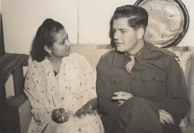 An American GI sharing a smoke with a Bengali friend at the American Red Cross Burra Club, Calcutta (1944); Picture courtesy: Jano, the online history magazine for Asian Indian families.