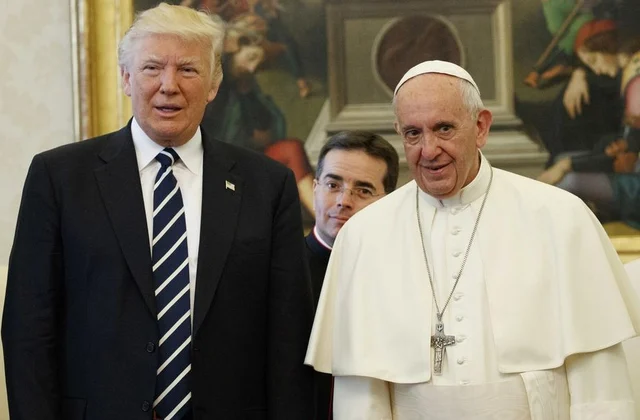 United States President Donald Trump (L) with Pope Francis