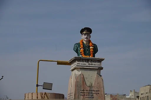 A bust of Major Shaitan Singh (Medovar/Wikimedia Commons)