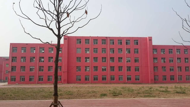 The middle school where <i>ayi</i> teaches
