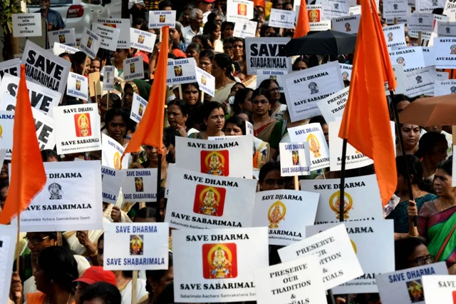Members of Navi Mumbai Malyali Samaj protest against Supreme Court’s Sabarimala verdict. (Bachchan Kumar/Hindustan Times via GettyImages) 