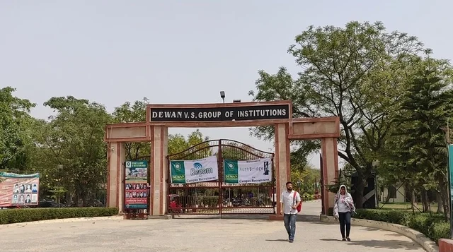 Why Muslim Law Student’s Classmates Are Against Her And How A Batch Is Getting A Taste Of Minorityism