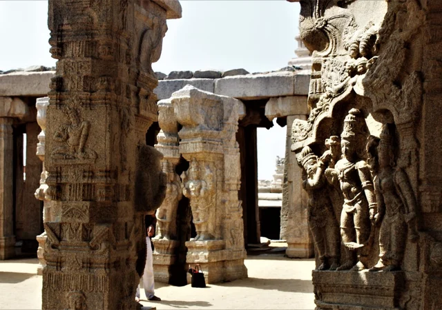 Kashipath Day-1: Lepakshi, Where Jataayu Fell Fighting Ravana, And Siva Stands Tall