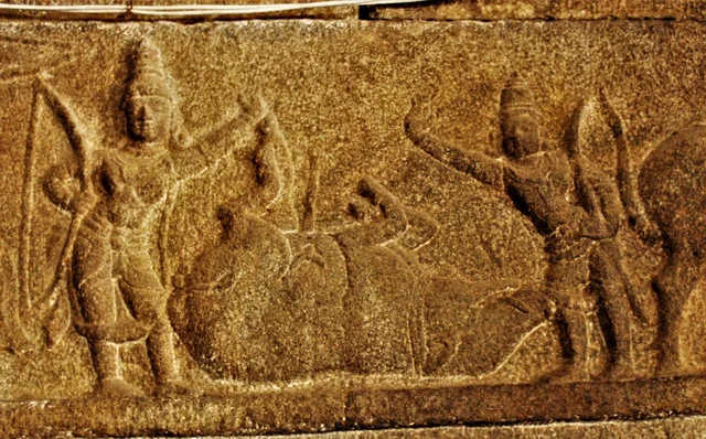 Kashipath Day-1: Lepakshi, Where Jataayu Fell Fighting Ravana, And Siva Stands Tall