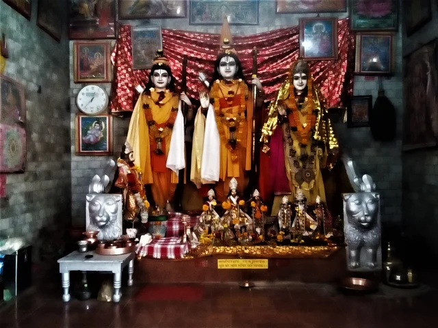 Kashipath 2019 Day-10: A Darshan Of ‘Guha’ At Chitrakoot, And A Lesson For Our Children, In Soulful Living