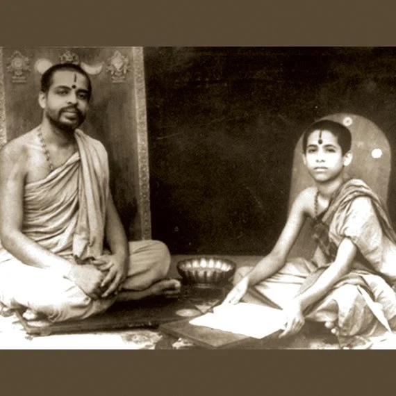 Young Pejavar Swamiji with his mentor Vidyamanya Thirtha of Phalimar mutt.