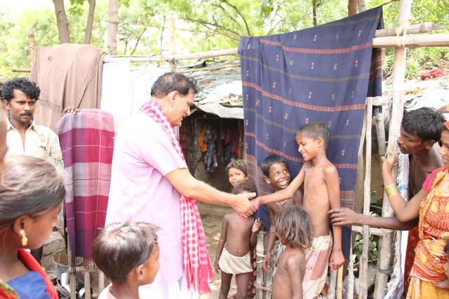 Pathak worked extensively in colonies where manual scavengers lived to experience their plight 