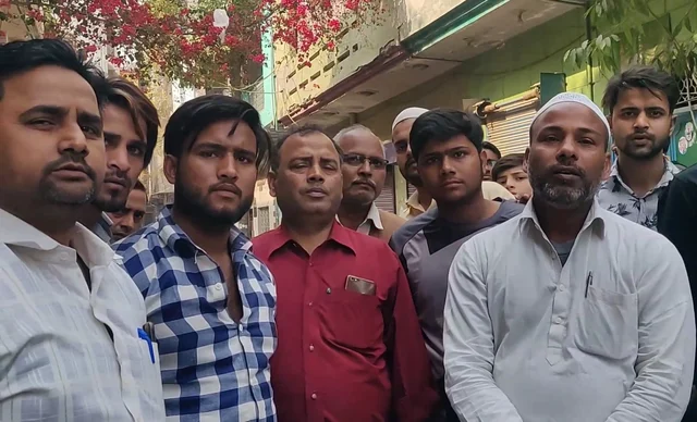 Residents of Nehru Vihar 