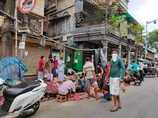 people crowding the streets in violation of lockdown and social distancing norms in Kolkata. 