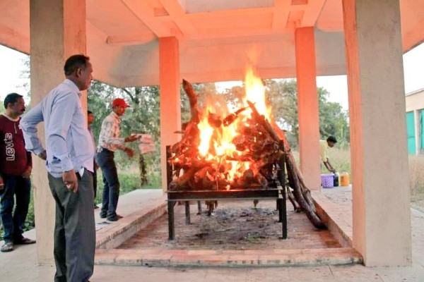 Avni being cremated (Image source: Twitter/@VeganRam)