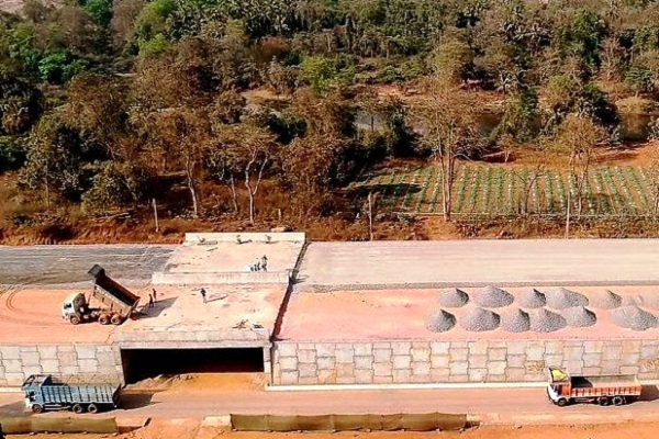 Ongoing work on Mumbai-Goa coastal highway (Pic by @sahil11p/Twitter)