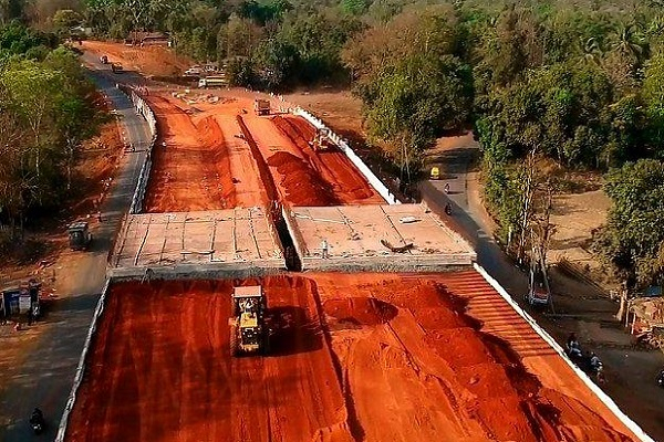 Ongoing work on Mumbai-Goa coastal highway (Pic by @sahil11p/Twitter)