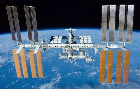 Happy 100,000th Space Station, a few facts