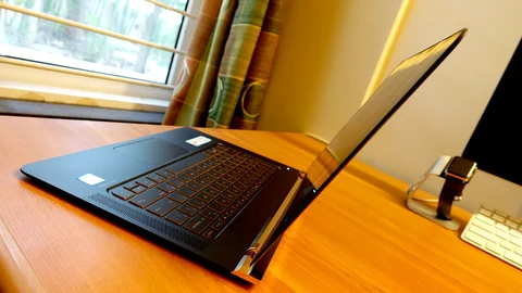 HP Spectre 13 Review: It's Got The Oohs and The Aahs