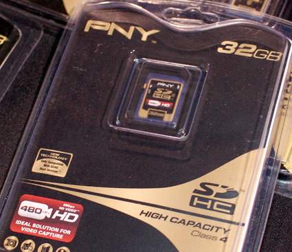 PMA 08 - PNY announces 32 GB flash cards