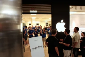The iPhone Manifesto: A guide to 21st Century fanaticism