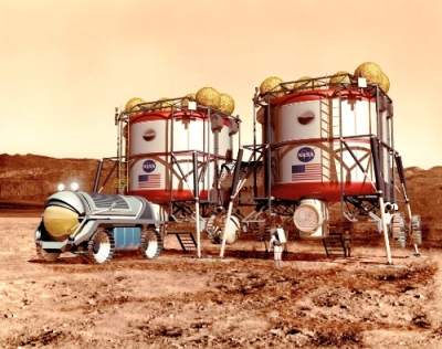 Hawking says colonization not an option