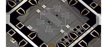 Quantum processor factors prime number