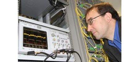 Scientists set record in data transmission speeds
