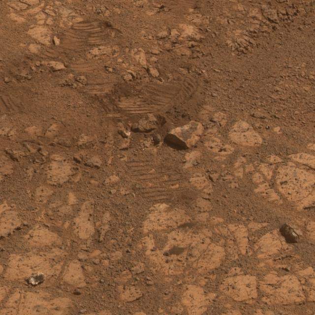 Mars Rover heads uphill after solving 'Doughnut' riddle