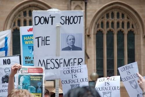 WikiLeaks founder accuses media of libel