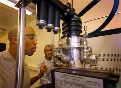 Carbon nanotubes prove excellent heat transfer vehicles for silicon