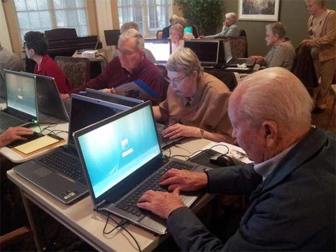 Internet use can help ward off depression among elderly