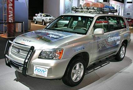 Toyota to lease Highlander fuel cell hybrid vehicles