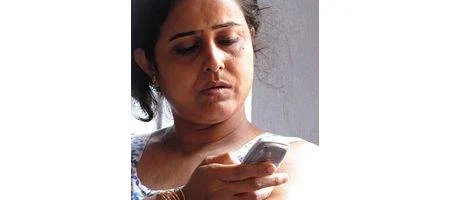 India restricts cellphone users to 100 texts per day