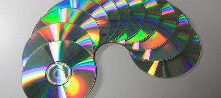 Algorithm predicts pop chart success