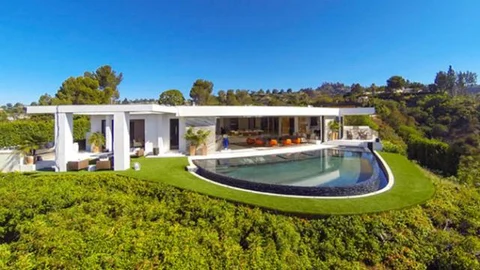 Minecraft Creator Buys a Beverly Hills Mansion