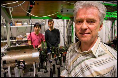 Researchers achieve quantum teleportation between atomic systems over long distances