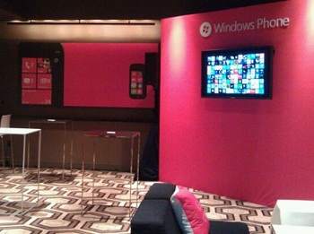 New Windows Phone apps go dark, Microsoft scrambles