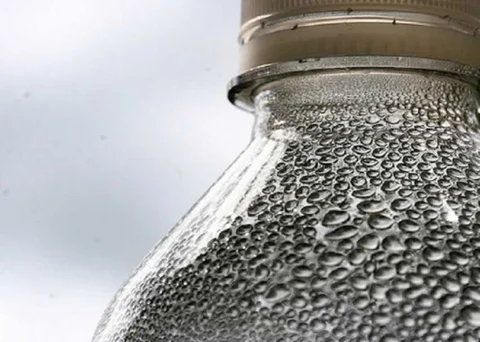Did you know that there are more than three quadrillion gallons of <a href="http://www.earthtechling.com/tag/water/">water</a> just floating around in the air?
