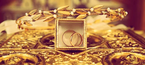 <b>5 Things You Need To Consider While Buying Gold Online</b>
