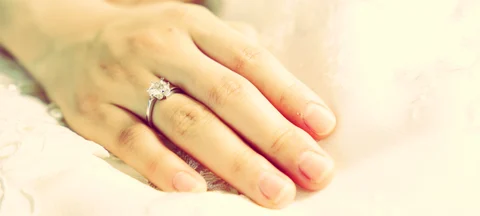 <b>7 Insider Secrets from Industry Experts to Help You Buy an Engagement Ring</b>
