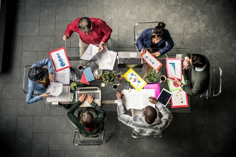 6 Ways to Make Your Startup Look Big While It’s Still Growing
