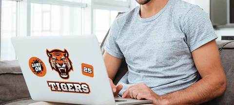5 Hacks to Brand Your Rep Sports Team